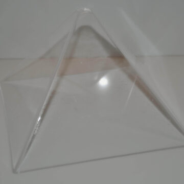 Acrylpyramide